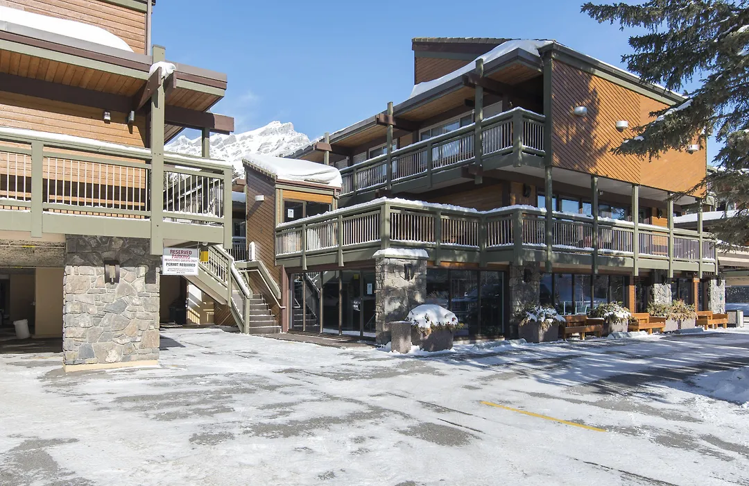 Charltons Banff-1