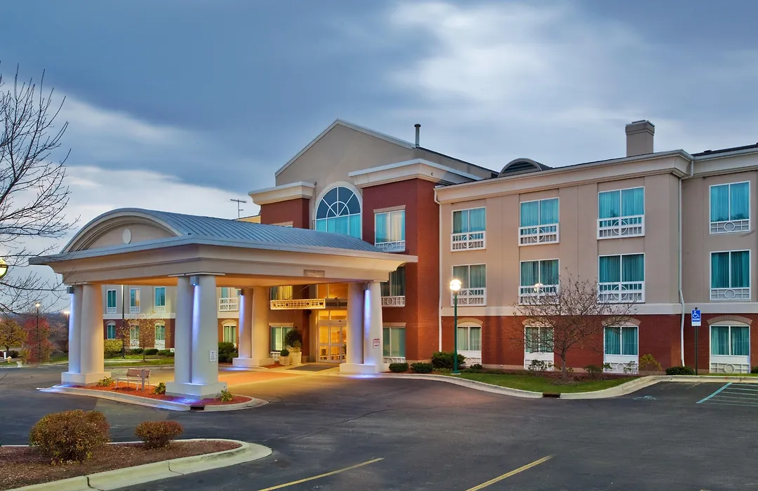 Holiday Inn Express Hotel & Suites Grand Rapids-North By Ihg-1
