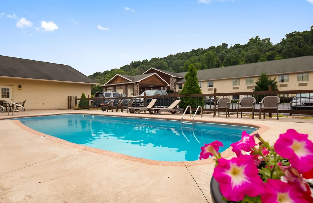 Surestay Plus Hotel By Best Western Berkeley Springs-1