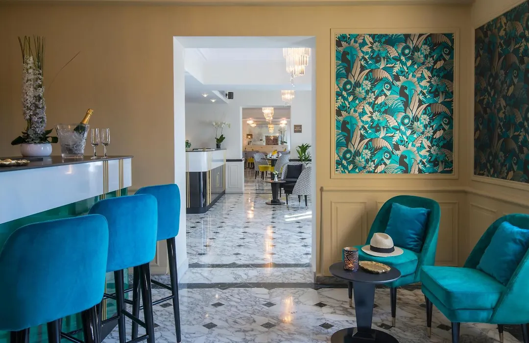 Hotel Carlton-1