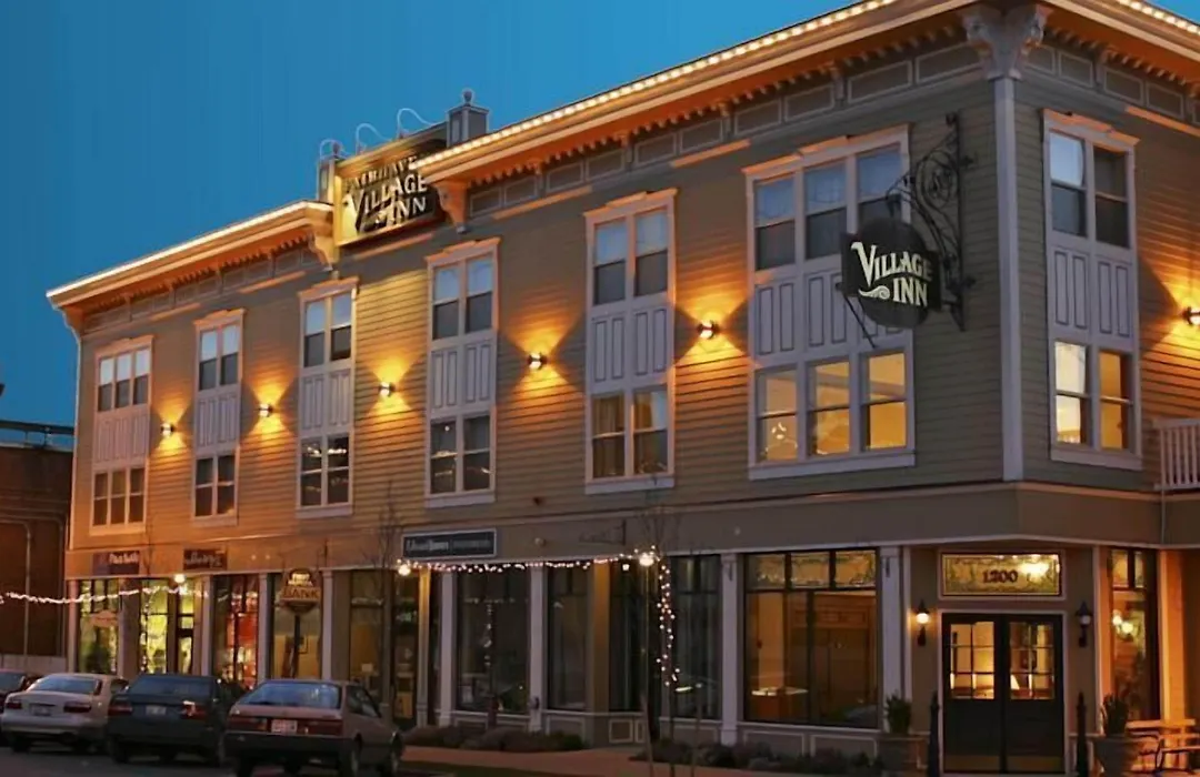 Fairhaven Village Inn-1