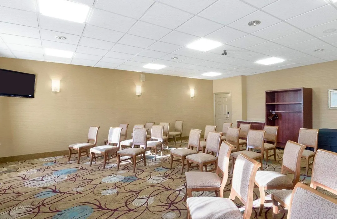 Comfort Inn & Suites Fayetteville-University Area-1