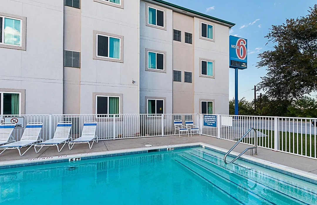 Motel 6-Weatherford, Tx-1