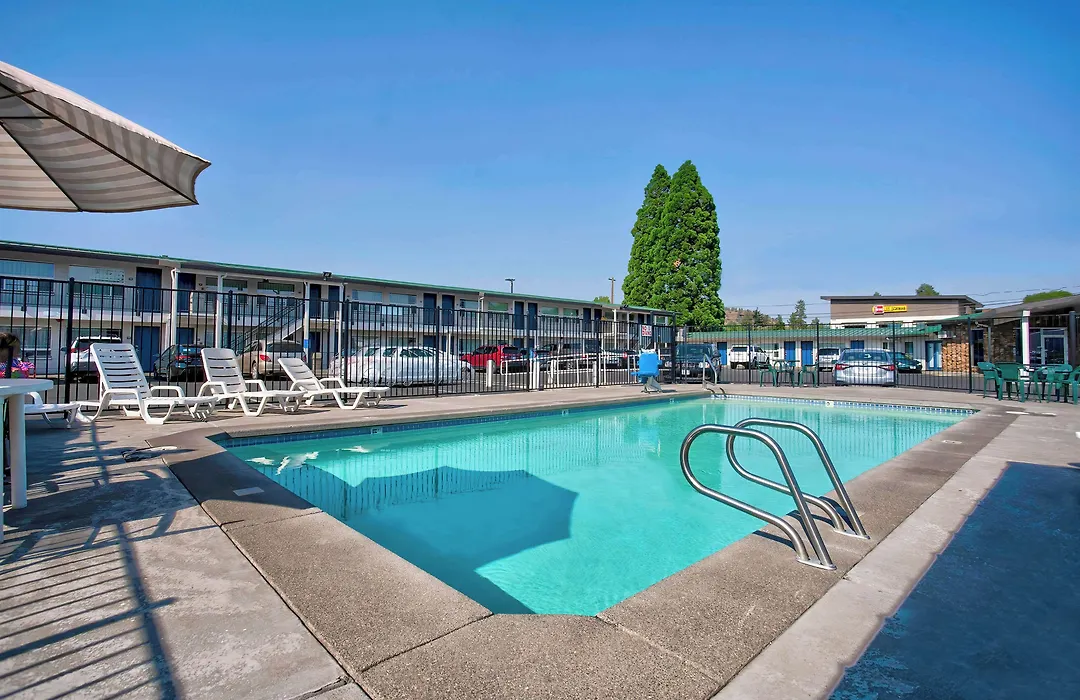 Motel 6-Bend, Or-1