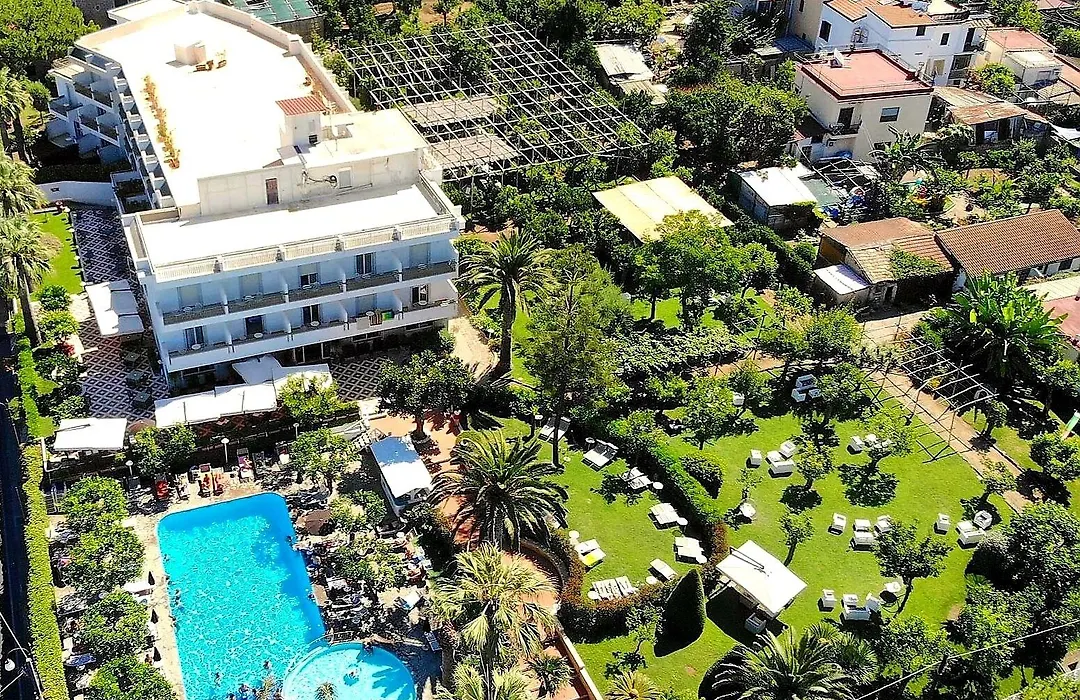 Hotel Alpha-1