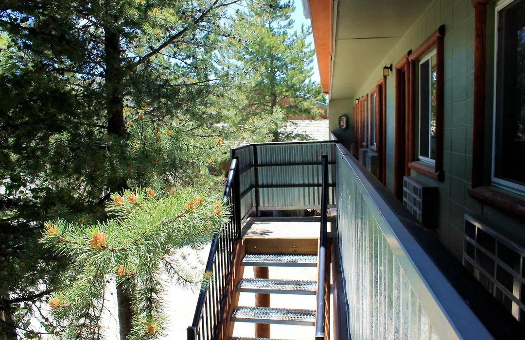 Moose Creek Inn-1