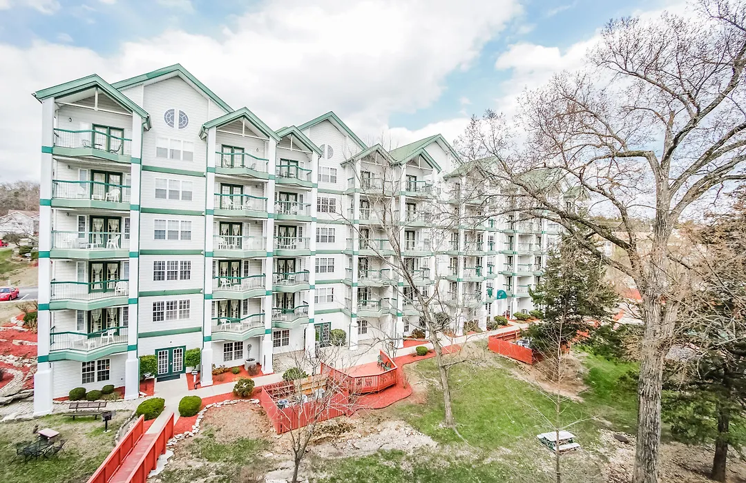 Surrey'S Carriage Place Resort-1
