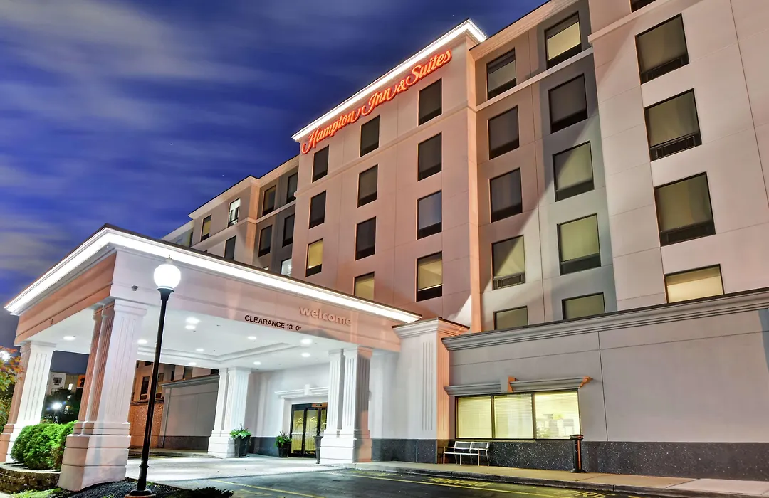 Hampton Inn & Suites Newark-Harrison-Riverwalk-1