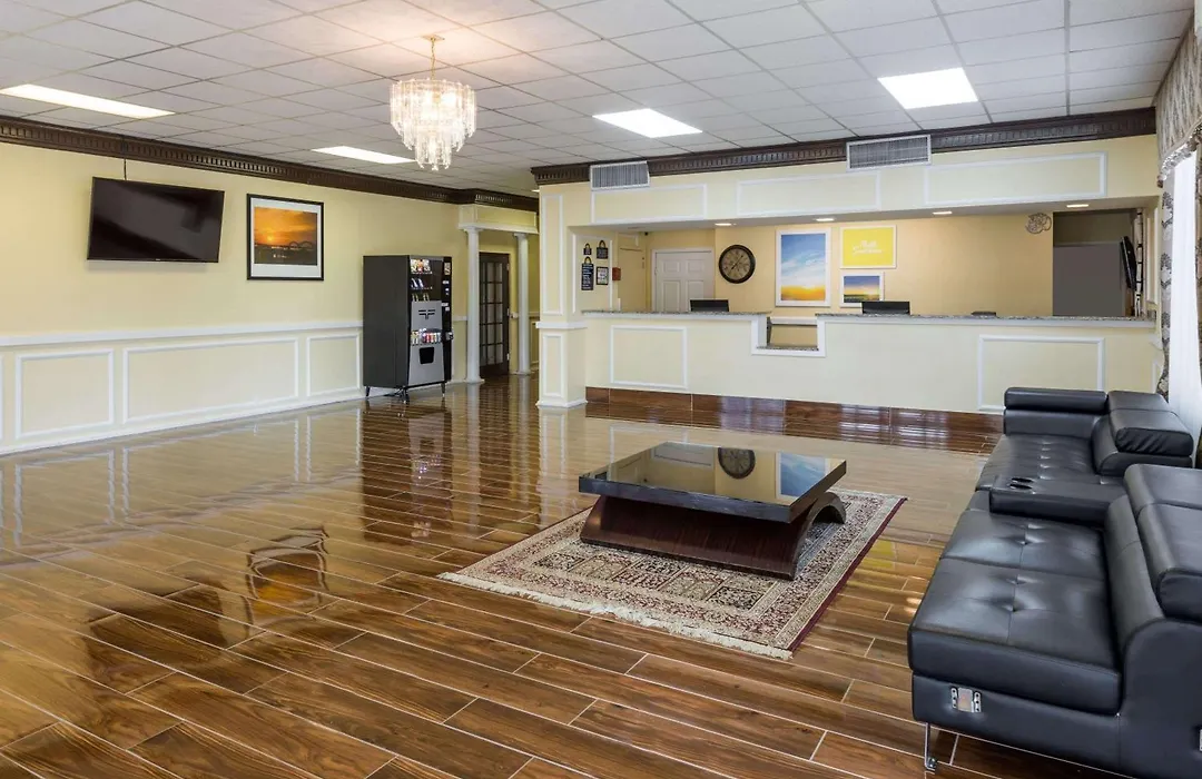 Days Inn By Wyndham Madison-1