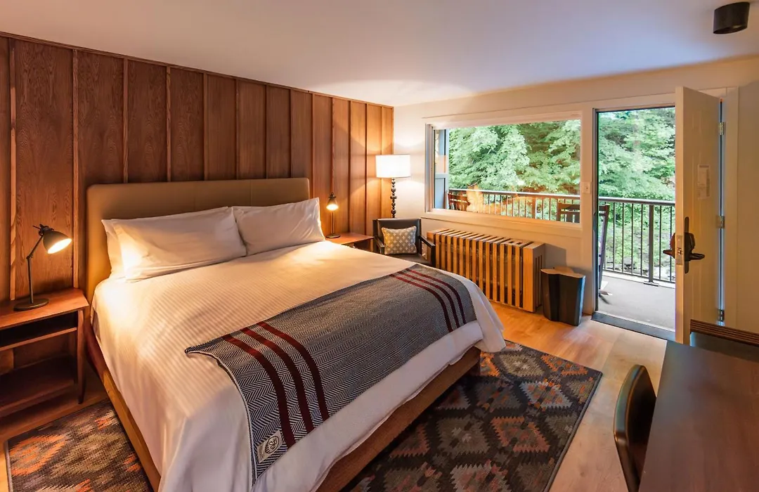 Historic Rocky Waters Inn, A Small Luxury Hotel-1