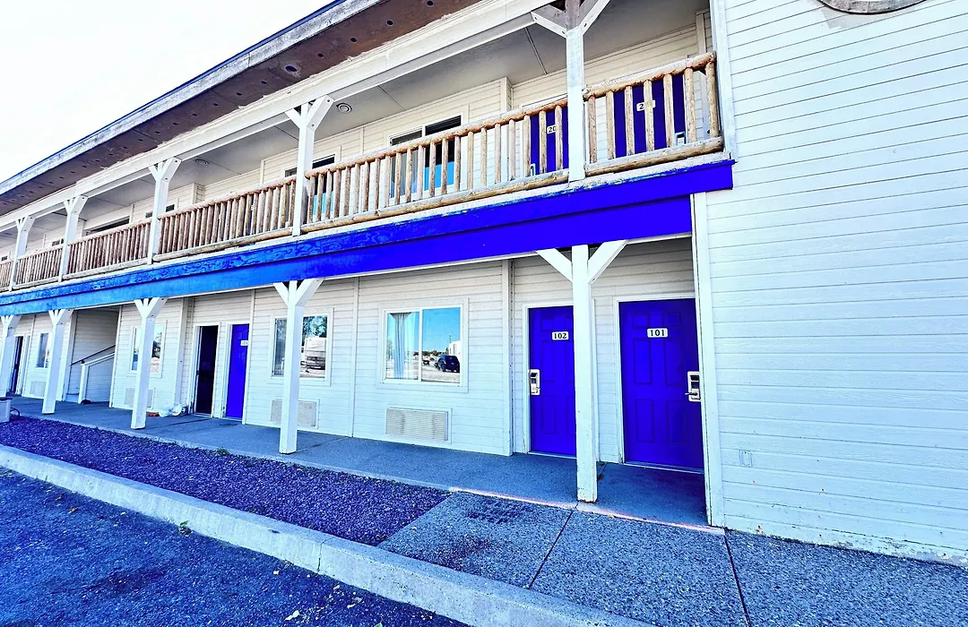 The Beaverhead Lodge-1
