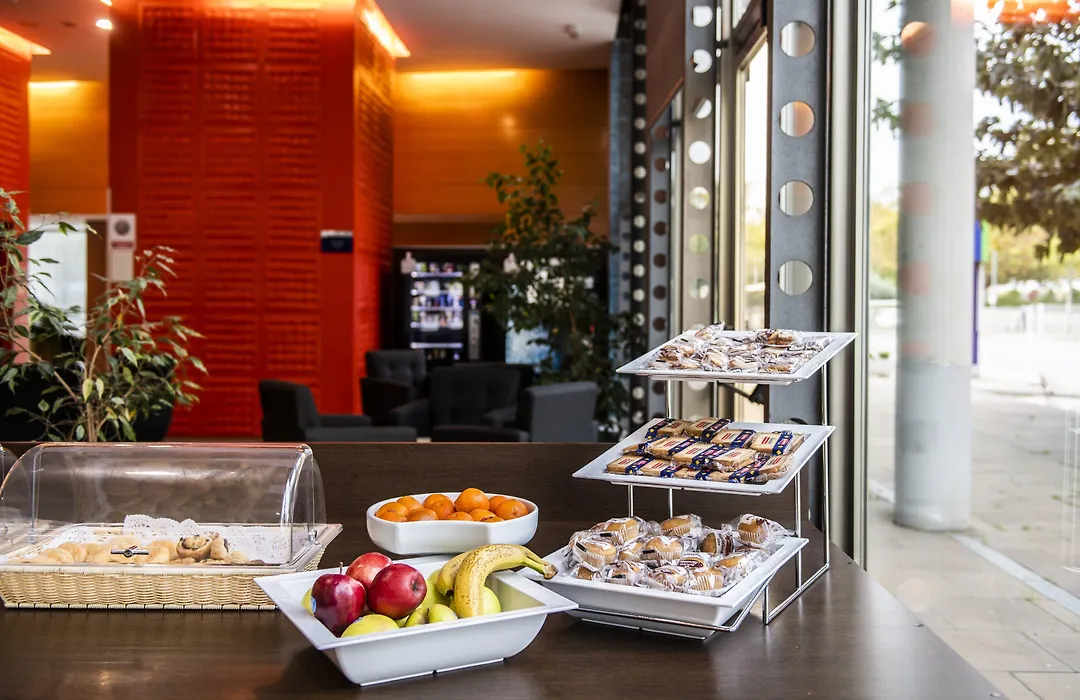 Holiday Inn Express Molins De Rei By Ihg-1