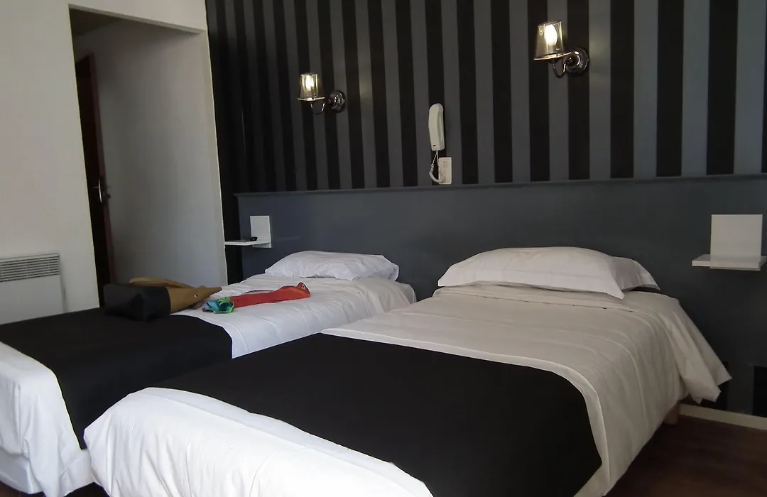 Hotel Des Pays Bas-1