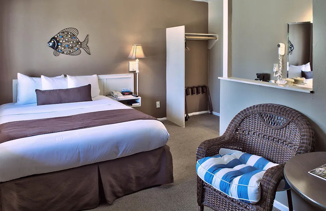 Lovers Point Inn-1