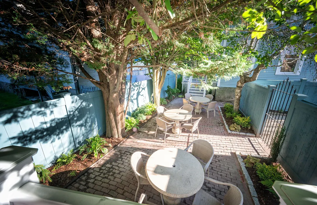 Town & Tide Inn-1