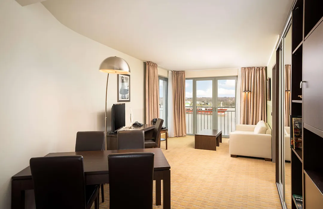 elaya hotel hamburg finkenwerder ehemals The Rilano Hotel Hamburg-1