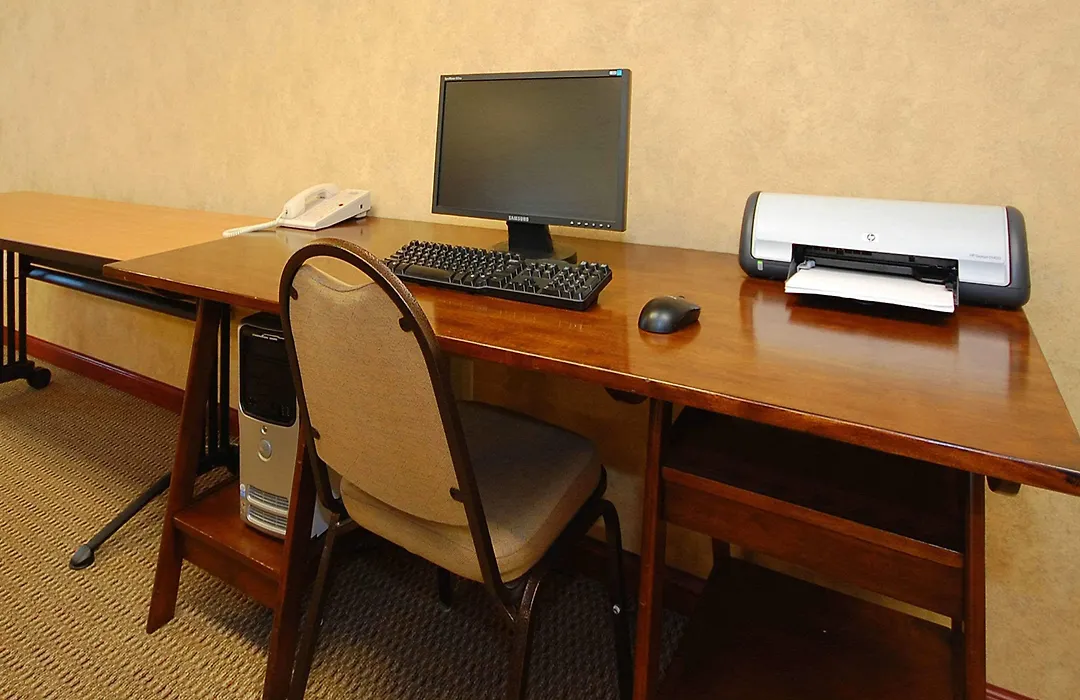 Econo Lodge Inn & Suites Kearney South-1