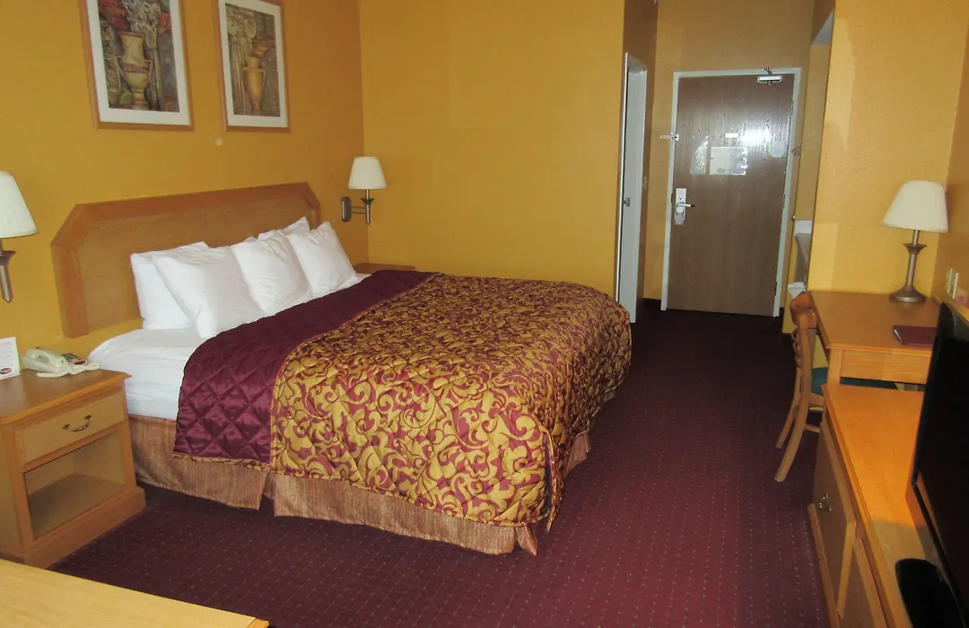 Parkfield Inn - Warsaw-1