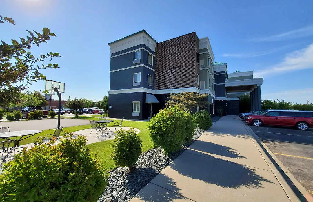 Grandstay Apple Valley-1