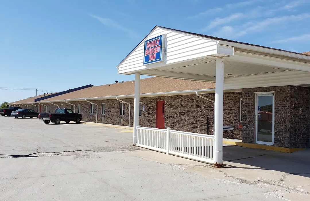 Family Budget Inn-1