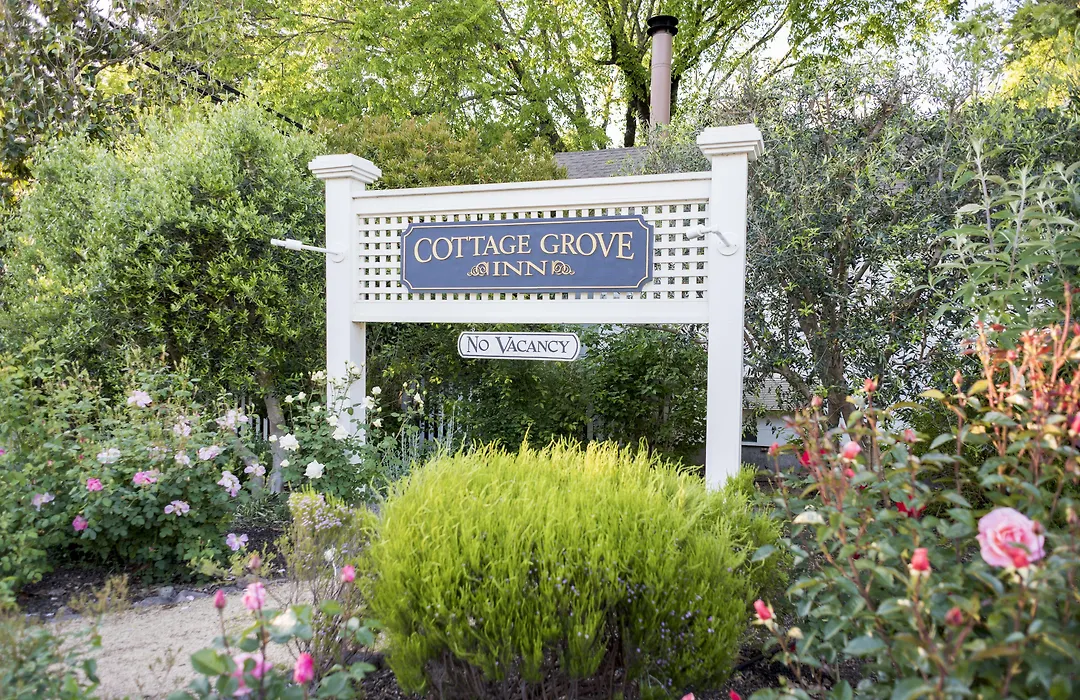Cottage Grove Inn-1