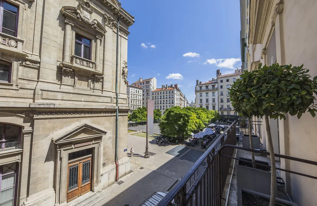 Hôtel Des Artistes-1