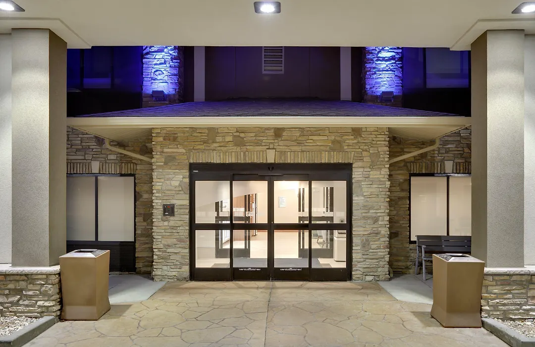 Holiday Inn Express & Suites Mitchell By Ihg-1