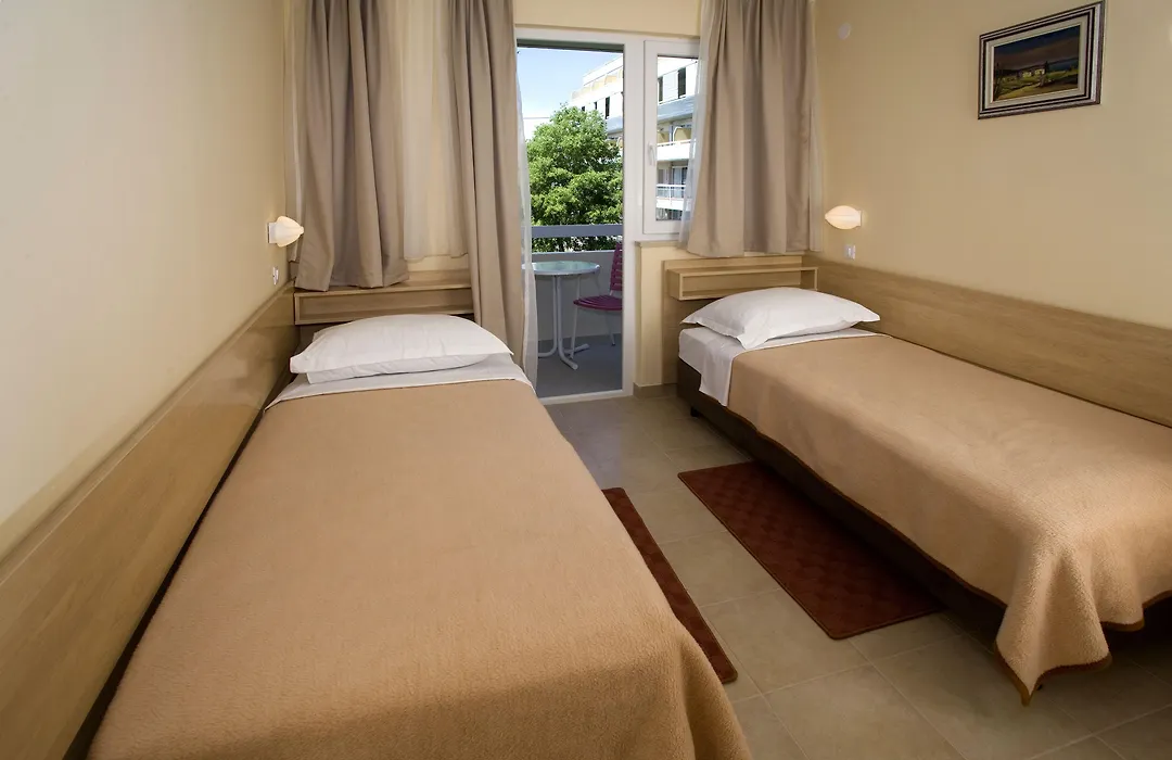 Hotel Delfin Plava Laguna-1
