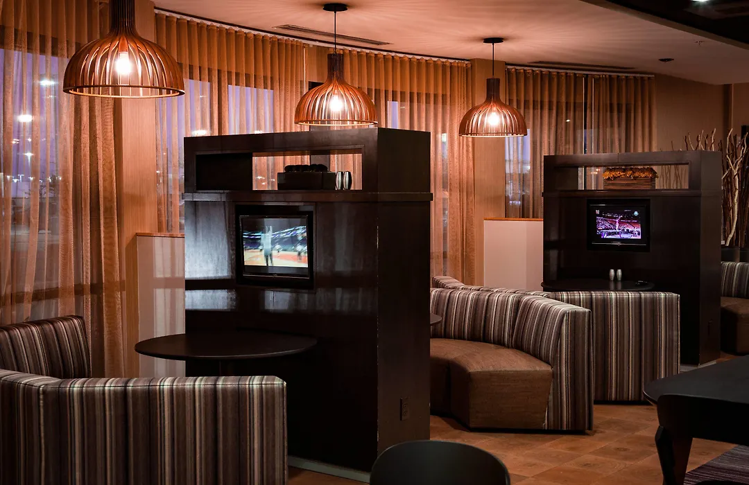 Courtyard By Marriott Norman-1