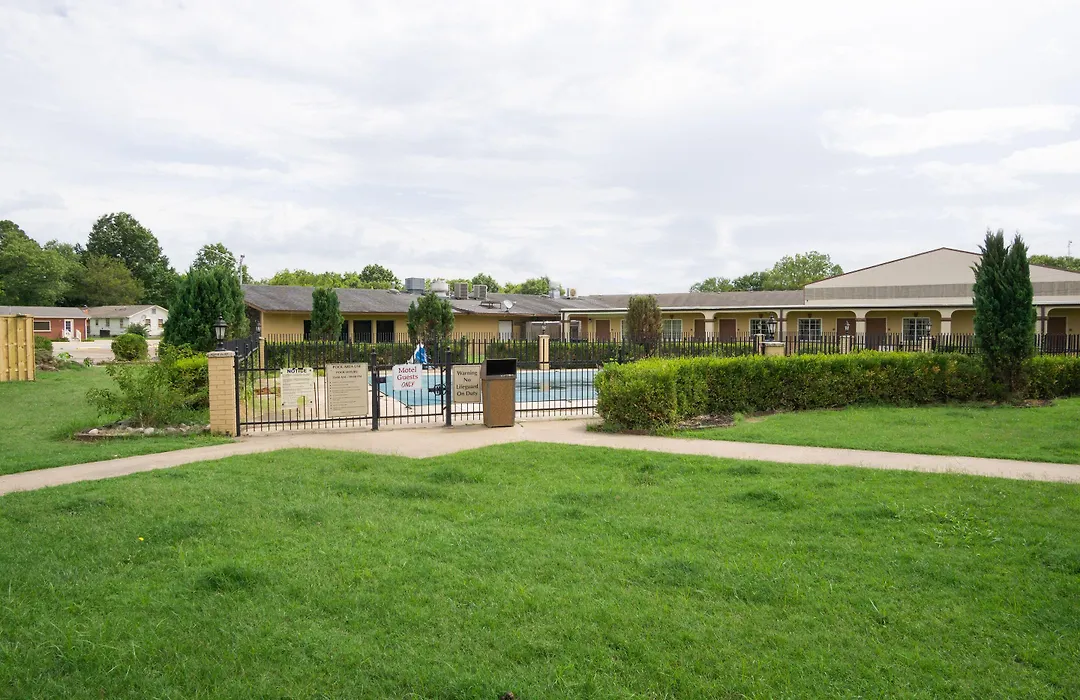 Woodridge Inn And Suites-1