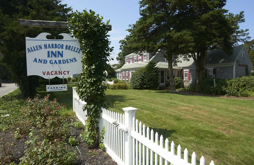 Allen Harbor Rentals-1