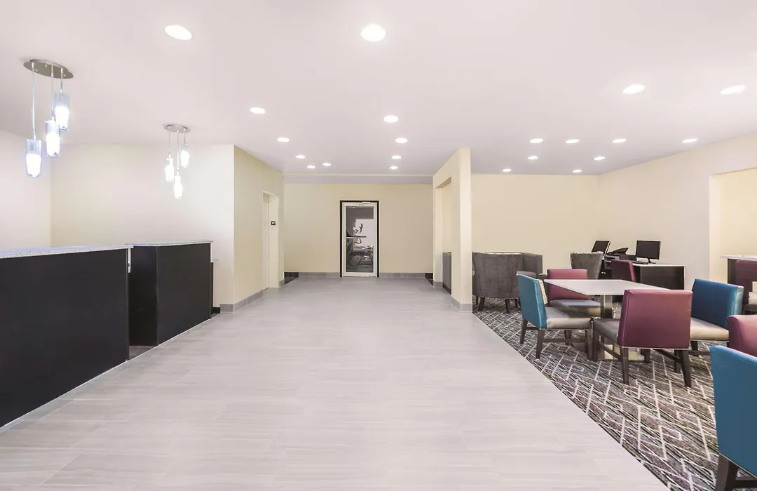 La Quinta By Wyndham Rome-1