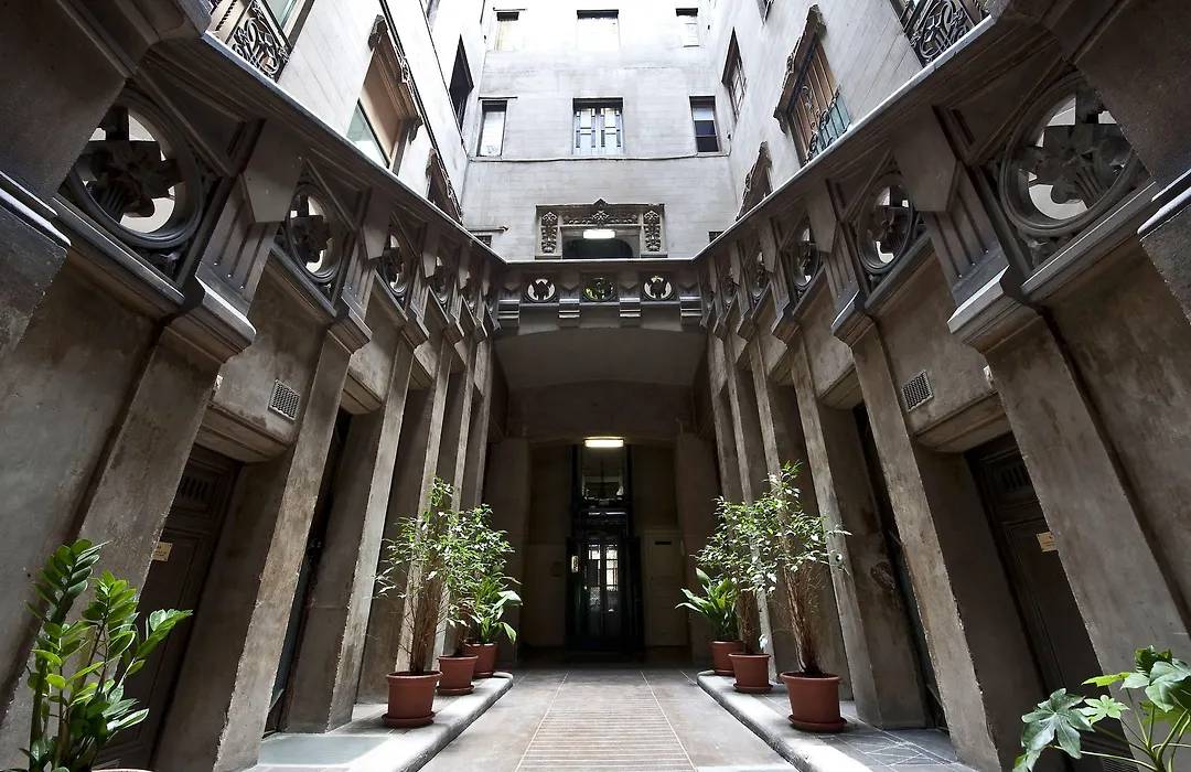 Hostal Girona-1
