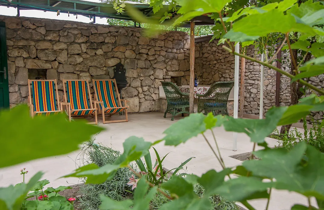 Garden Apartment Hotel-1