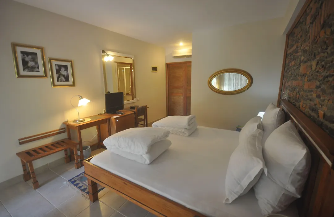 El Vino Hotel & Suites-1