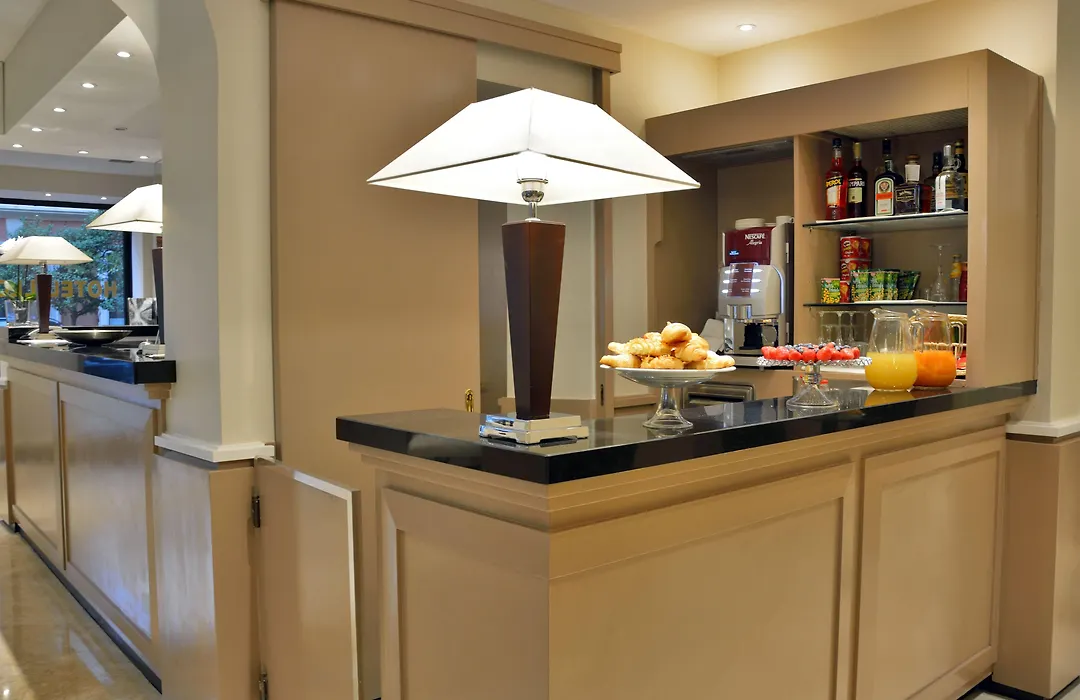Lh Hotel Lloyd Roma-1