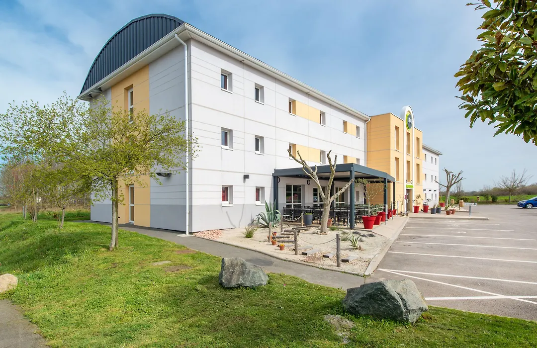 B&B HOTEL Cholet Nord-1