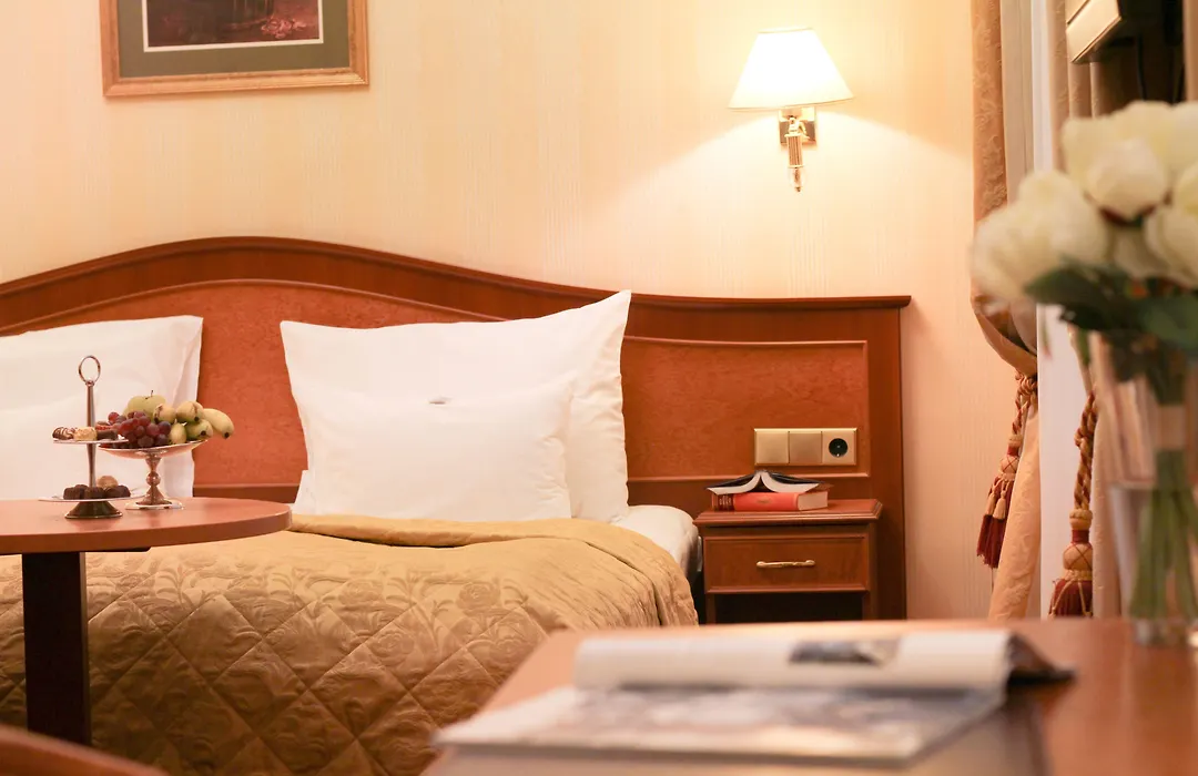 Pension Opera Suites I Self Check In I Ac In All Rooms-1
