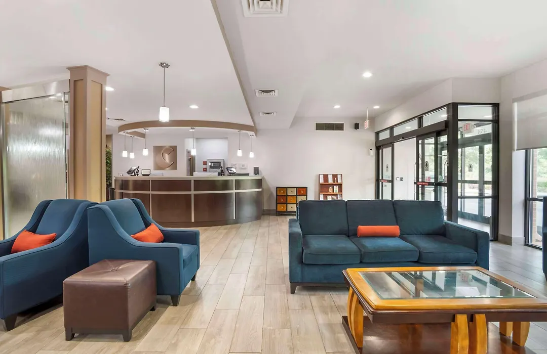 Comfort Suites At Westgate Mall-1