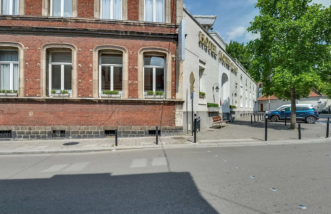 Brit Hotel Notre Dame-1