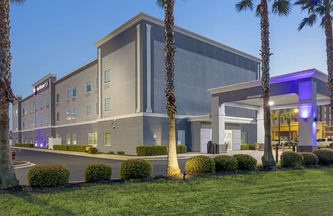Best Western Plus Brunswick Inn & Suites-1