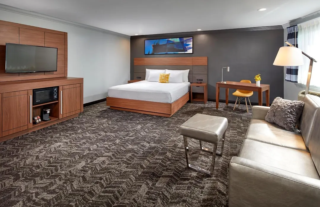 Studio Inn & Suites At Promenade Downey-1
