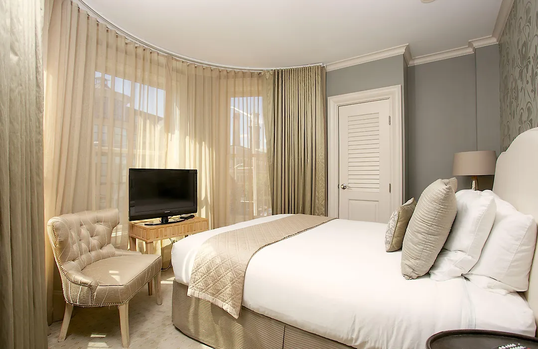Hotel Veritas-1