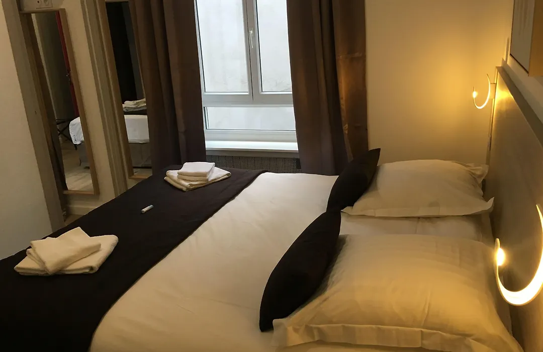 Hôtel Le Biarritz - Vichy-1