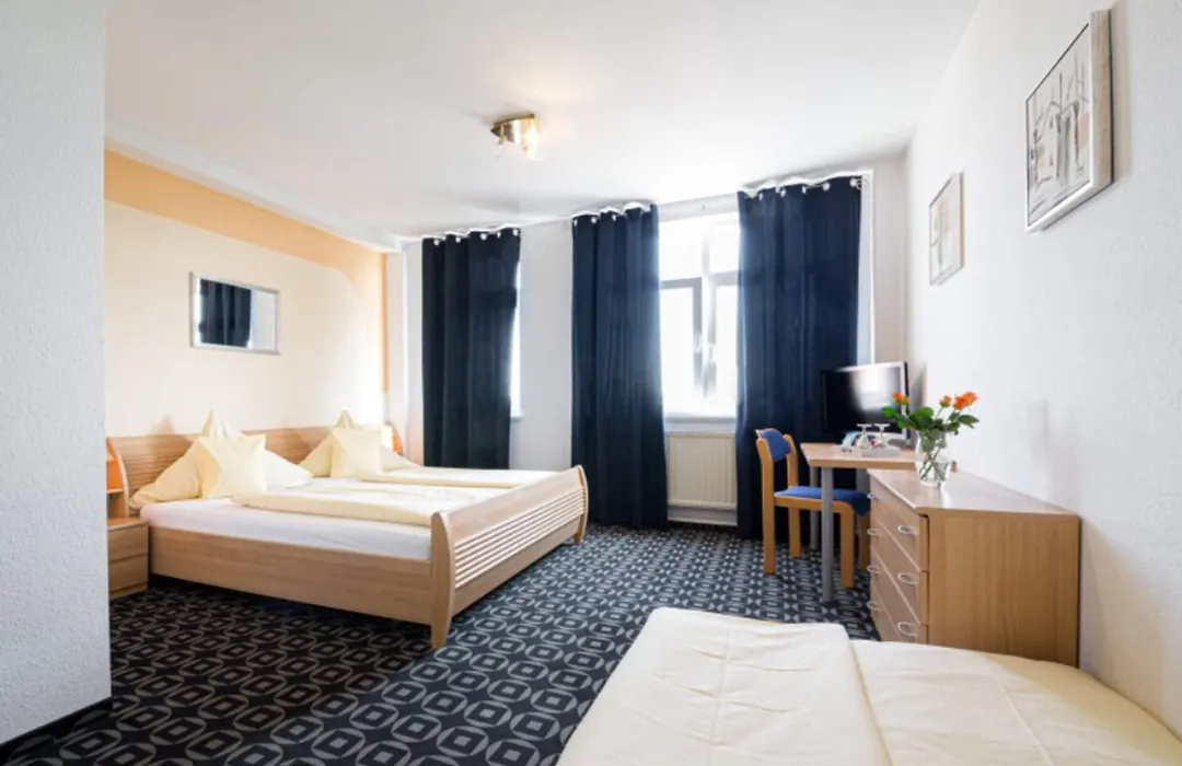 Europa Hotel Garni Free Parking-1
