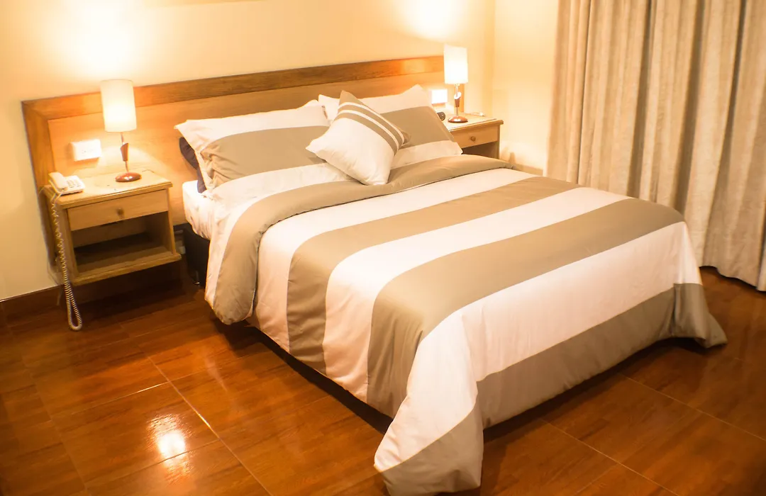 Hotel Charlies Place-1