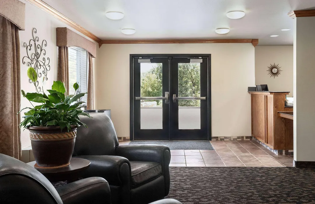 Travelodge By Wyndham Mcalester-1
