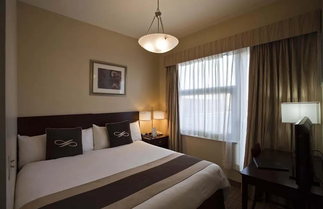 Pointe Plaza Hotel-1