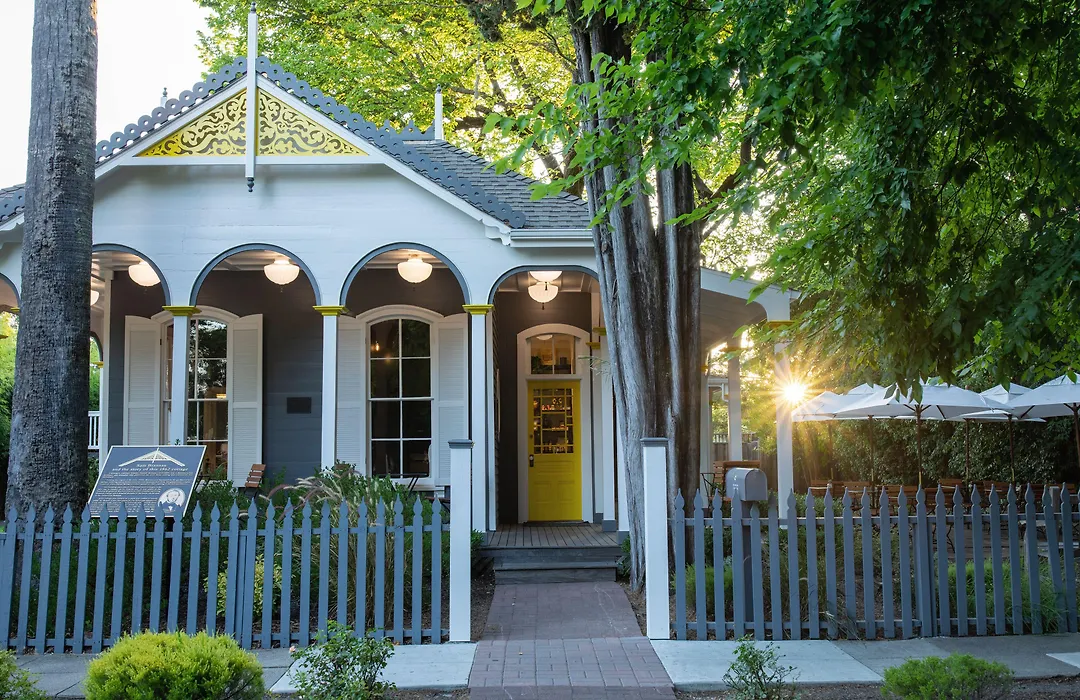 Brannan Cottage Inn-1