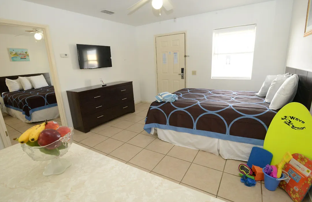 Port Isla Inn-1